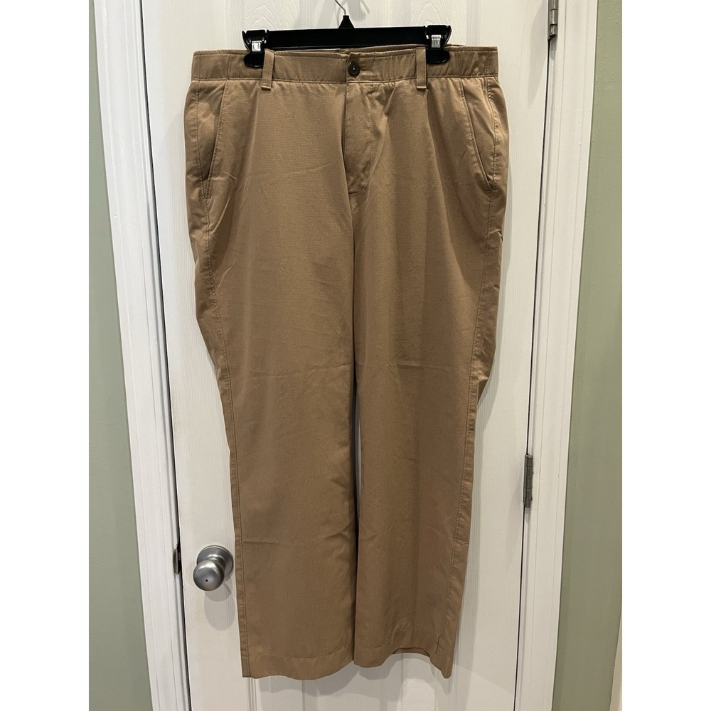 Under Armour Airvent Flat Front Golf Pants Men's 36x30 Camel Vented 1293914‎